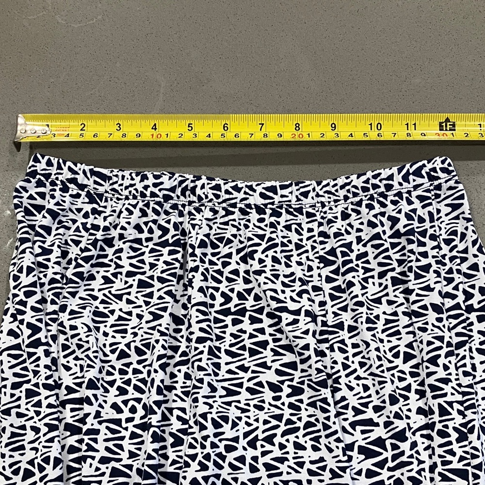 Chic Black and White A-Line Skirt - Picture 7 of 7